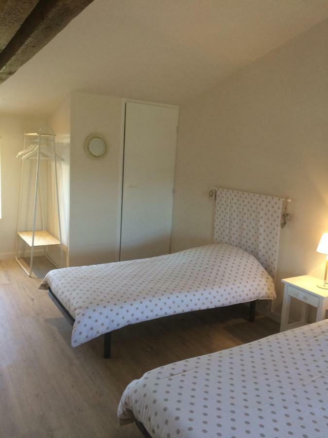 Le Petit Monty Gite Cote Etang Saint-Malo-du-Bois Bagian luar foto